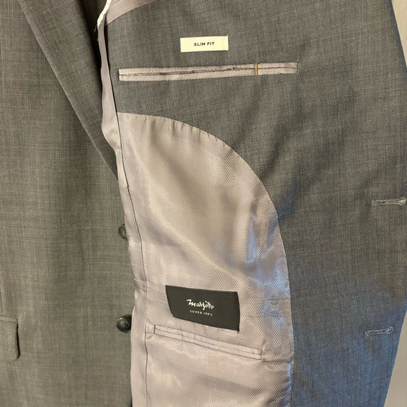 42L Slim fit grey suit by Joseph Abboud - Picture 5 of 16